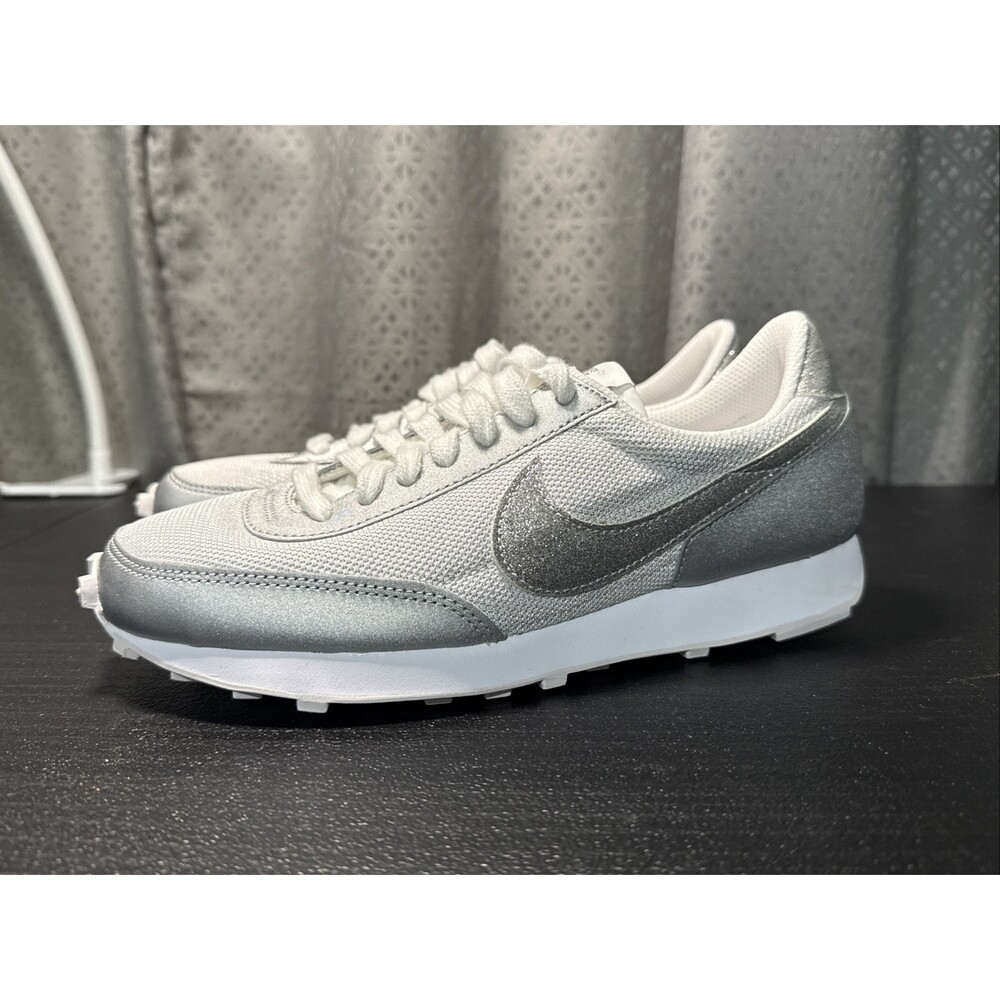 Nike Womens Daybreak DH4263-100 Silver Running Shoes Sneakers Size 6.5